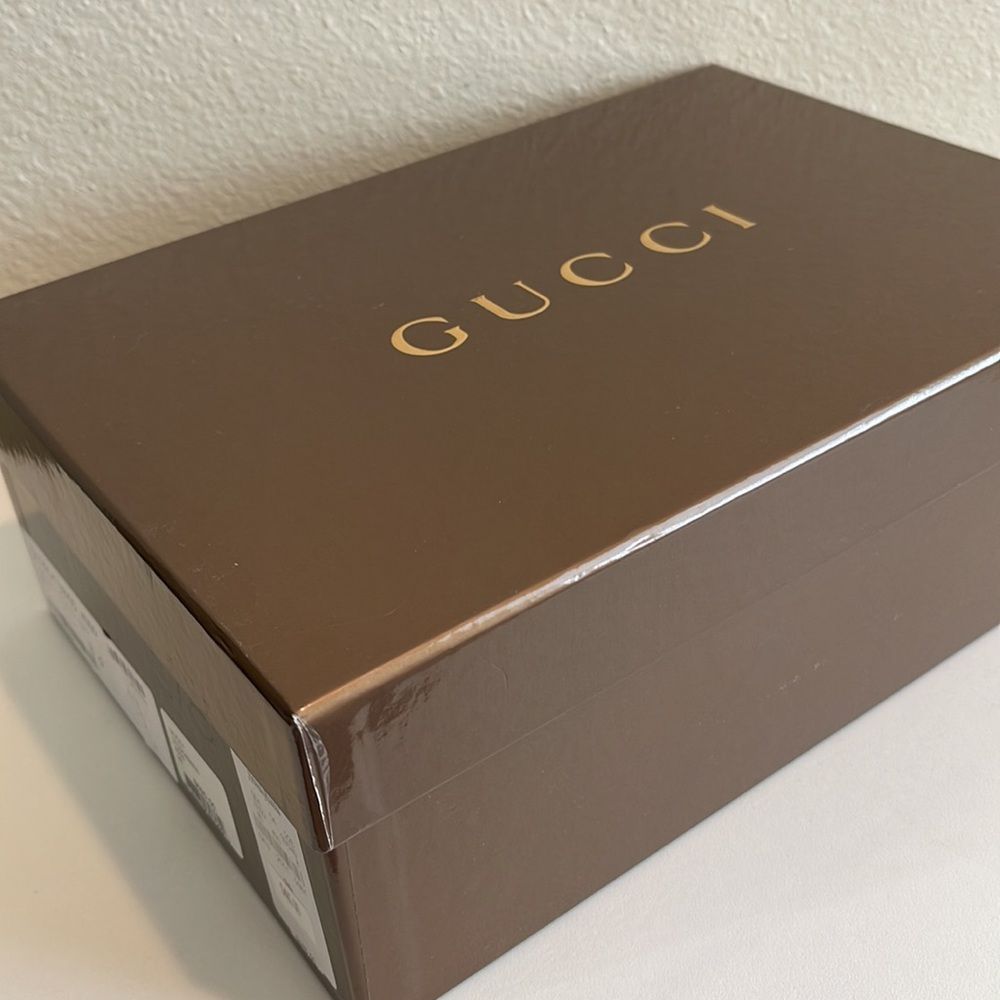GUCCI Vitello Vernice Soft Blu Pumps - Picture 16 of 16